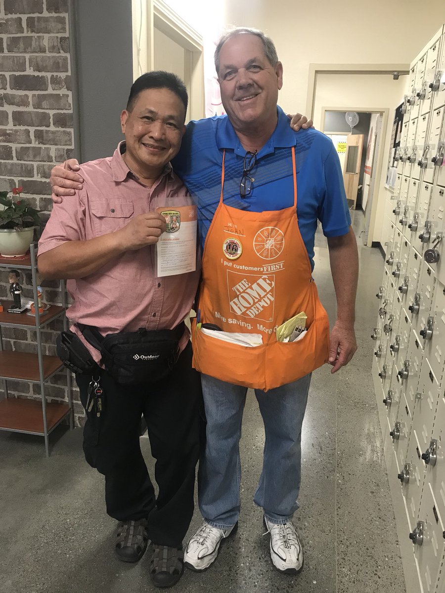 DS John recognizing Roque for the great work he does keeping garden in stock and looking good! Awesome job Roque! Well deserved. <a href="/VallejoHD633/">Vallejo Home Depot</a> <a href="/john_bonetti/">John Bonetti</a> <a href="/JakeCrailTHD/">Jake Crail</a> <a href="/TerrieOrtega30/">Terrie Ortega</a>