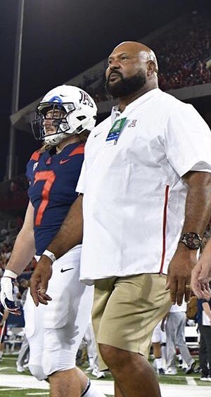 Schooler_92's tweet photo. Love seeing my boy @SchoolerColin with @ArizonaFBall Wildcat legend @rickyhunley https://t.co/yYAdAPh1Gj