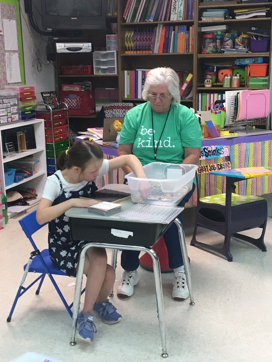 ShanksTIS's tweet photo. Granny Annie loves Geoboards! #WIT187 https://t.co/FLhgZKdJnl