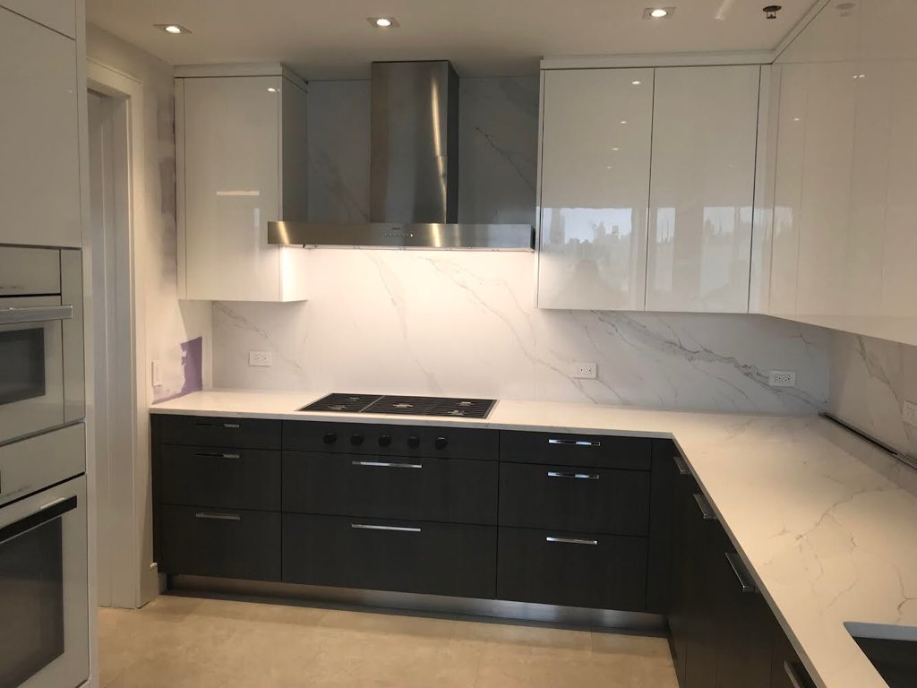 Nash_Granite's tweet photo. Flawless work featuring COMPAC Unique Calacatta Slabs. The continuous counter to ceiling backsplash is to die for!
.
.
.
.
#nashinventory #compacquartz #uniquecalacatta #kitchen #backsplash #interiordesign #designer #architecture #architect #longisland #importer https://t.co/3b8xbQ1AWX