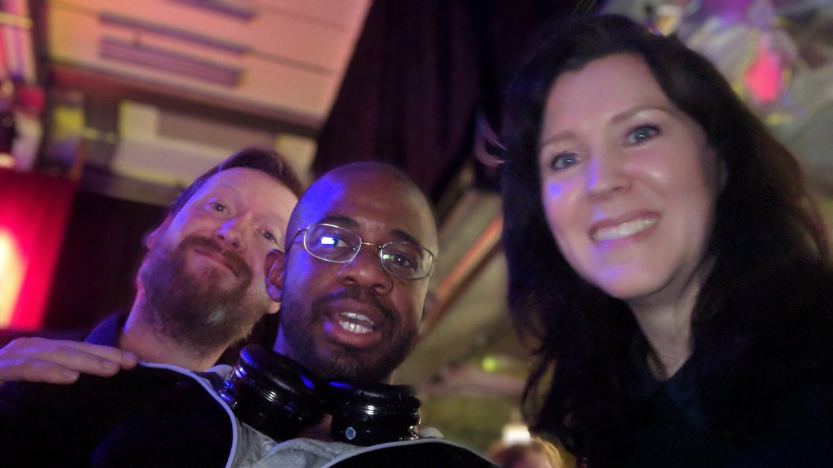 GeekSweat_'s tweet photo. 🥰🤩🤯 Thanks @alicelowe for your @ShootingPeople 
#QnA (🗣️ great talk, better listen 👂)

So kind of you to stop for a hello &amp; selfless #selfie with @dstinton1 &amp; @InstigateOnline aka 50% #GeekSweat apologies for the crappie 💃🏻📸 😵 #Neuralyzer #FlashyThing 🤦🏼‍♂️🤦🏾‍♂️ https://t.co/1VA327qYgF