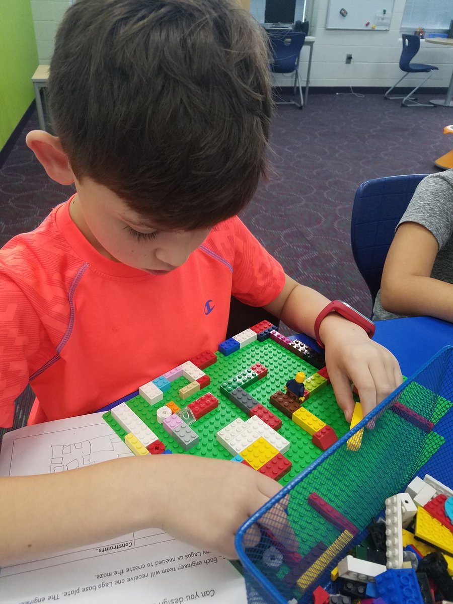 Our September mini Design Challenge...Hexbug Mazes #ReynProud #SummitSTEM