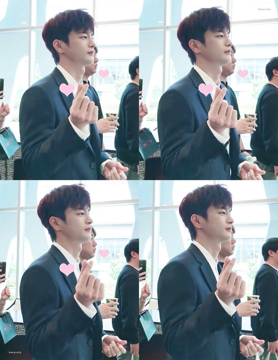 HEEZROLY's tweet photo. 링크 클릭하셔서 사이즈1200로 봐주세요 💙

#서인국 #하늘에서내리는일억개의별 제발회 V앱 직캠
https://t.co/06jlyTGOI6
https://t.co/VStciFKVVz
https://t.co/fWFelsHM06
https://t.co/1ZPviB2QbD https://t.co/nocgIJdCtc