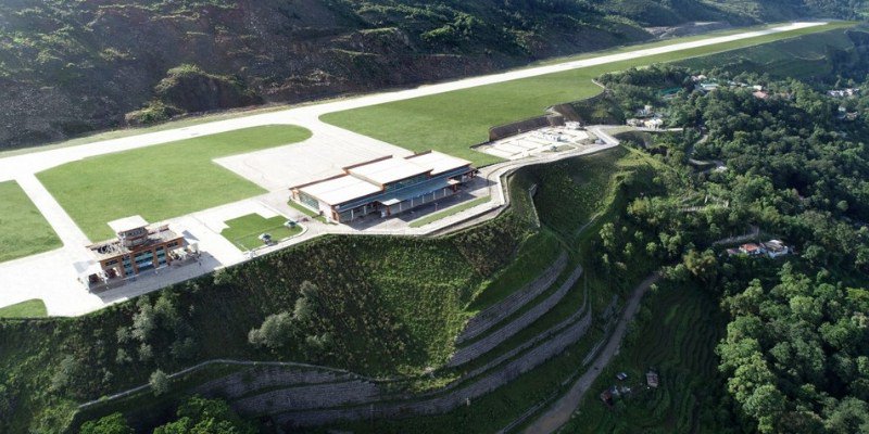 travelogy's tweet photo. Did you heard that Sikkim inaugurated its first ever airport in Pekyong between Himalayan Ranges at an altitude of 4,500ft. It is one of the highest airports in #India.
Complete Info : https://t.co/0oxePH4CjG

#SikkimAirport #Pekyong #TravelNews #IndiaTravel https://t.co/qZW29kzXxa