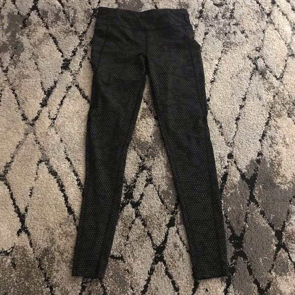 ShawnDuplechain's tweet photo. So good I had to share! Check out all the items I'm loving on @Poshmarkapp from @SHOPEBTC @Bibi_Takeover #poshmark #fashion #style #shopmycloset #thenorthface #parker: https://t.co/k3qrx92nTh https://t.co/RPeG9jBFKB