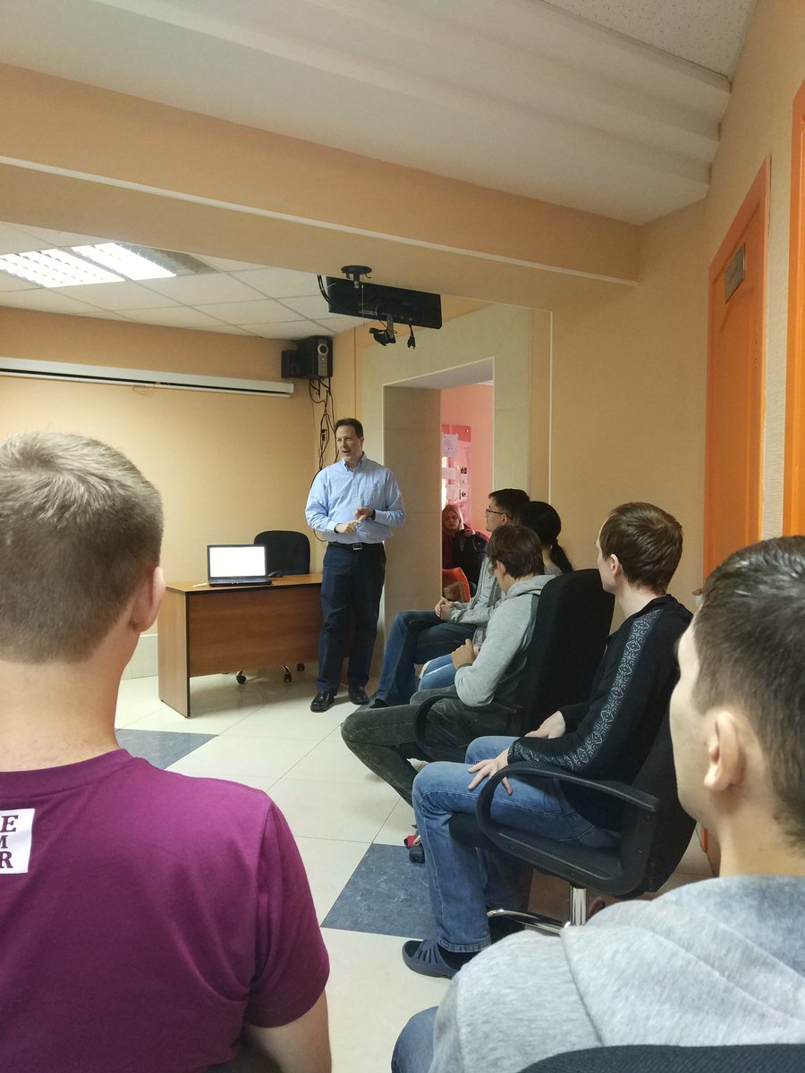 FogstreamOrg's tweet image. Today we had an amazing guest -Tim Thompson, the head consultant at Archer English Consulting. It was a great time, thanks a lot!
timthompsonelt.com/bio.html