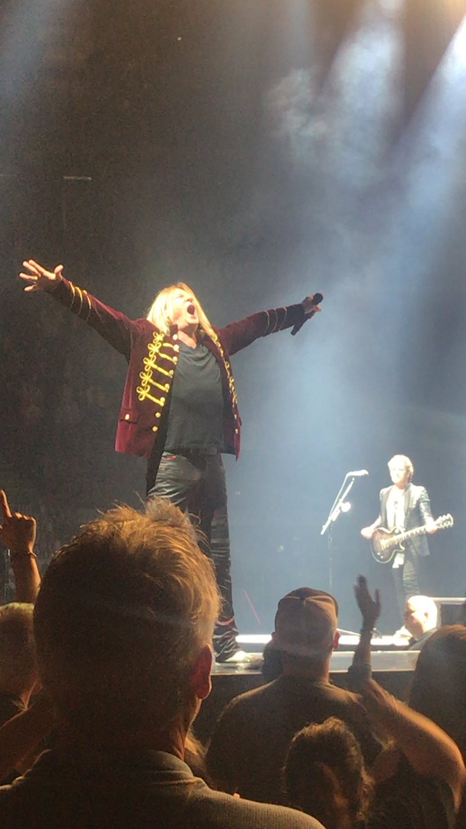 mickgill71's tweet photo. @DefLeppard Thank you @DefLeppard ! Saw my first concert ever Pyromania in 83! https://t.co/YROr05kcz3