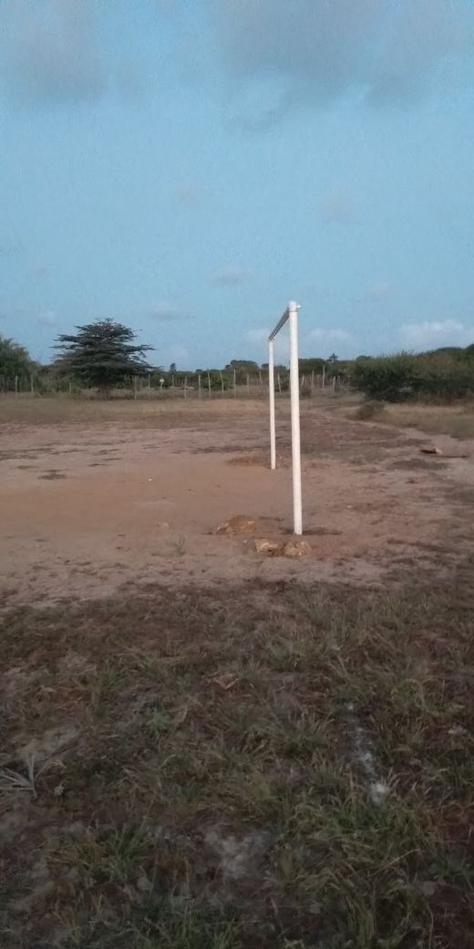 CaptainRuweida's tweet photo. Vijana wa kijiji cha siu ,Lamu Mashariki walikuwa na furaha kubwa Kwa kupata milingoti ya mpira wa miguu(Goal posts) kutoka Kwa hazina ya NGAAF iliyochini ya ofisi yangu. Mradi huu  utawasaidia vijana Kwa kuwapa motisha na  kuwaweka mbali na miondoko mibaya kama vile mihadharati. https://t.co/8OfINIJijg