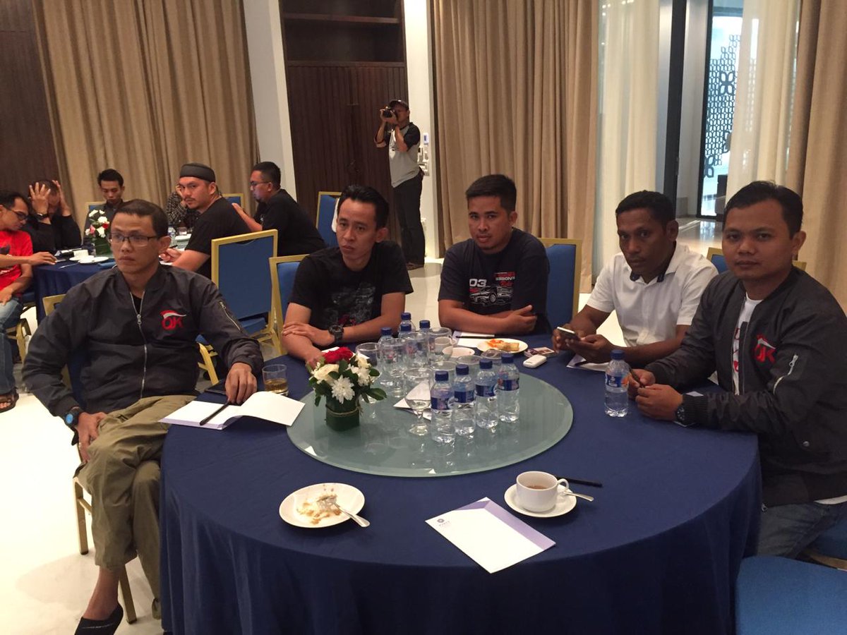 sahabat_arif's tweet photo. Diskusi OJK dengan Tenaga Ahli Anggota DPR RI di Jogjakarta Semoga bermanfaat. https://t.co/NoFVV3DeqN