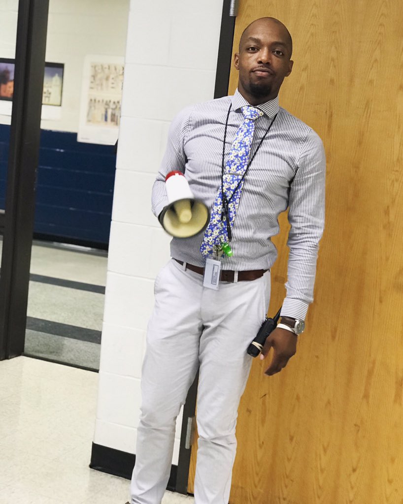 SirDJay3's tweet photo. #EducatorBae #Joe https://t.co/fQjBYbUXim