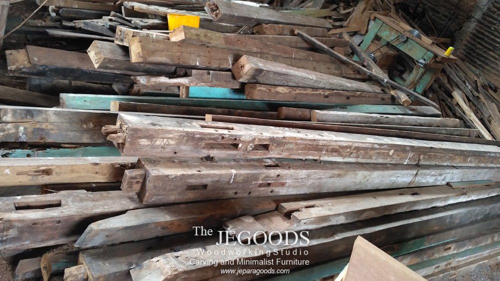 Indonesia reclaimed teak wood is very gooood!

#oldwood #teakfurniture #rusticfurniture #oldhome #oldteak #ecohotel #ecohouse #ecofurniture #ecoliving #Venom #reclaimedwood #ecohome #ecohouse #recyclewood #reclaimedtimber #teakwood #ideasforhome #kayulama #sustainable