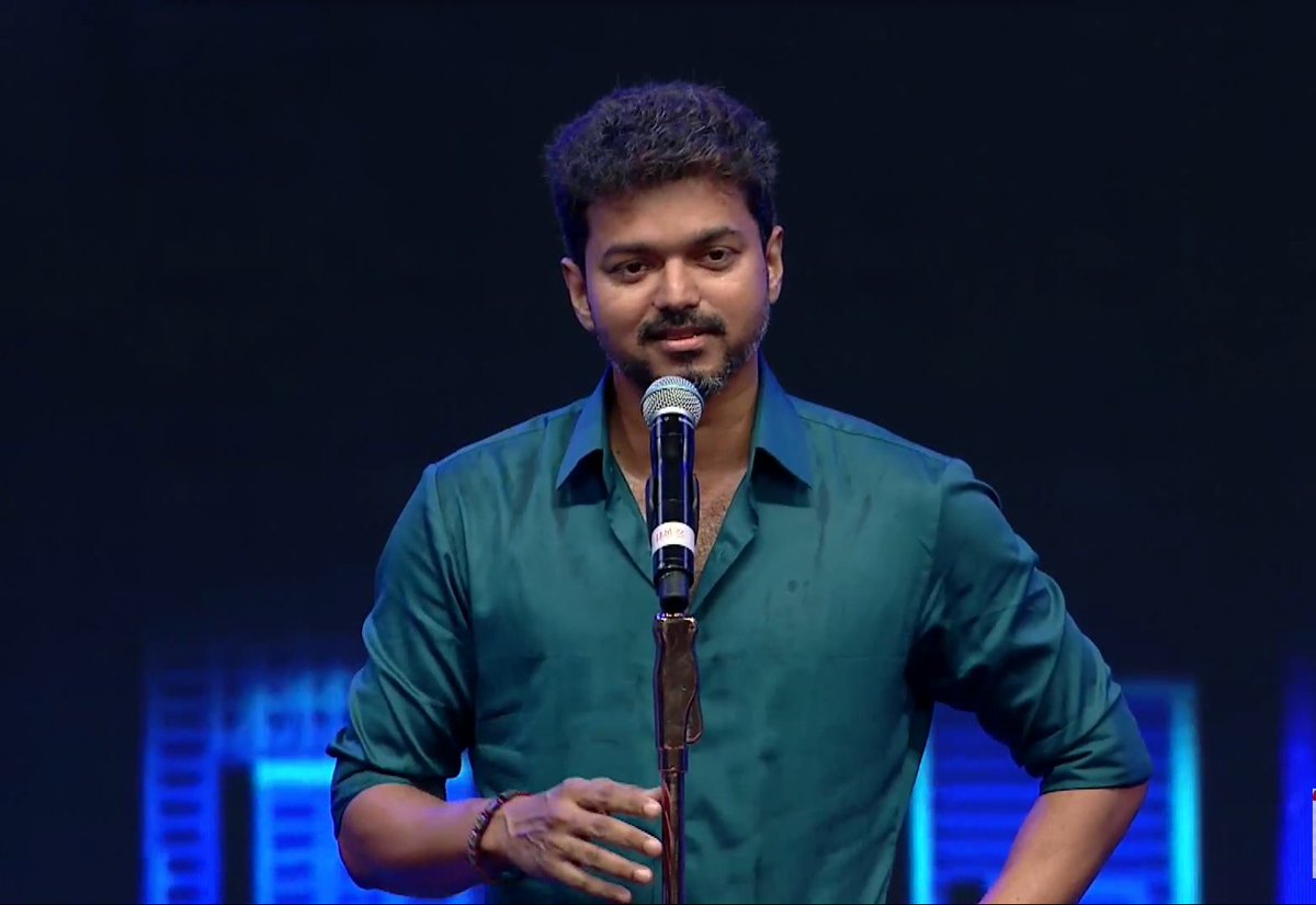 KasthuriShankar's tweet photo. Just now watched #ThalapathyVijay amazing speech at #SarkarAudioLaunch   ASATHAL.Semma punches! Was wondering if someone had written it for him, until he talked off the cuff about Gandhi and politics. Funny, fast,from the heart ! 👏👏♥️ 
sun tv  couldn't have seen this coming! https://t.co/1CIpByHDJN