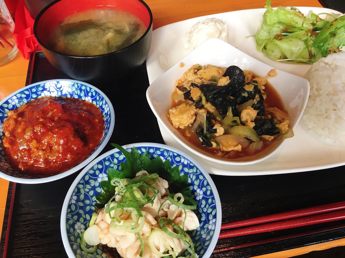 scarlet0625's tweet photo. ランチ🍙
おかずがお酒のアテ（笑）
飲みたくなるやつです🍻 https://t.co/GYLzaz7knA