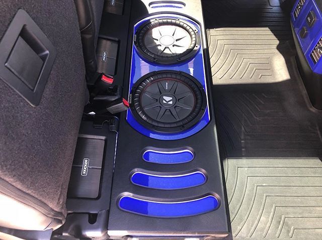 KICKERaudio's tweet photo. Another killer under-seat sound system by @extremeoffroadperformance.
#kickeraudio #livinloud #bedslide #bedrug #extremekaty #extremeoffroad #extremeperformance
@bedrug_bedliners @retraxbedcovers @bedslide https://t.co/gIg7yp8Ume https://t.co/fXZVgp9pOI