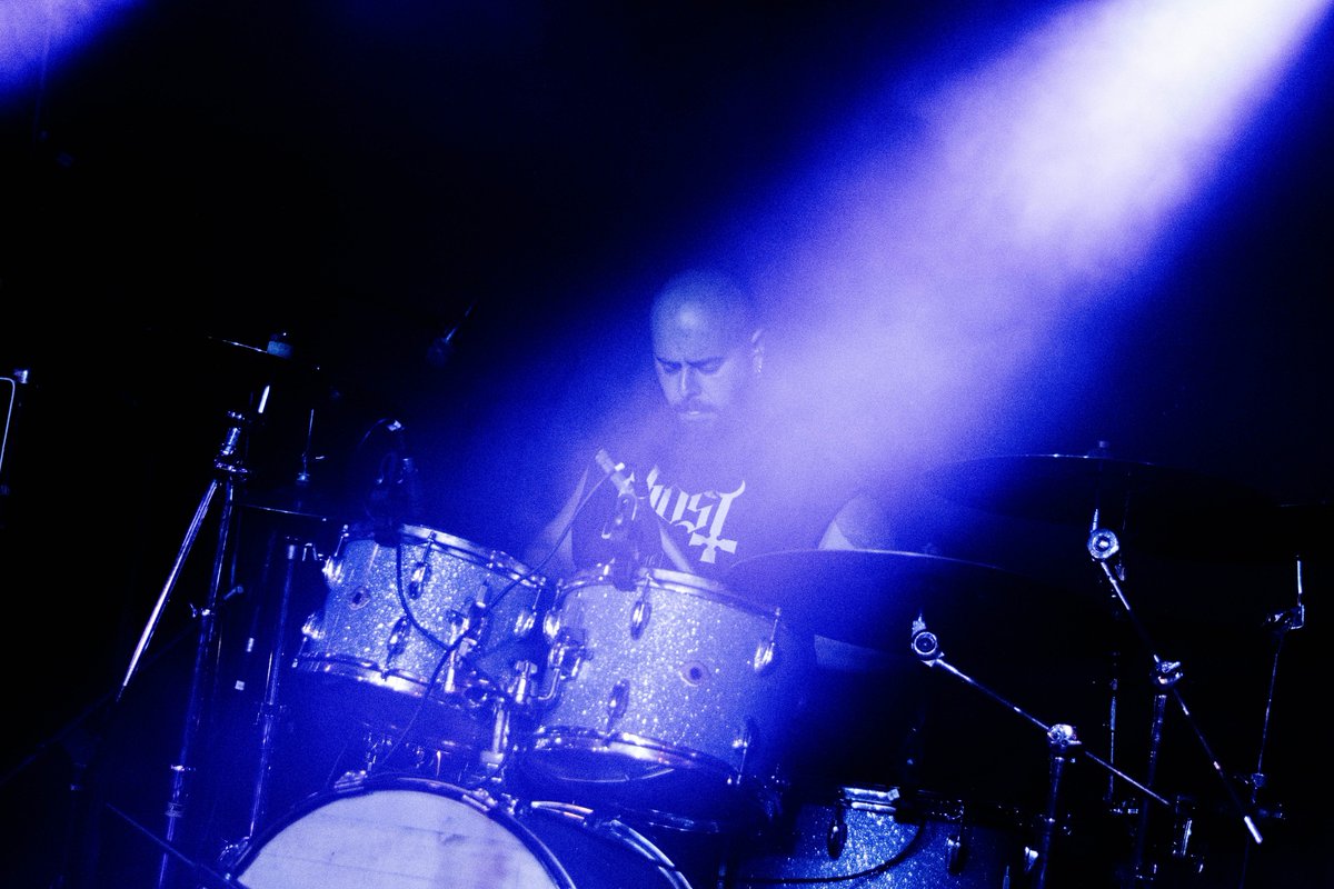 drivenmadmetal's tweet photo. The metal gods have cast their approving light upon Angel. #drummer #metal #thrash #nyc #livemusic #drivenmadmetal https://t.co/ggBGBvxhPY