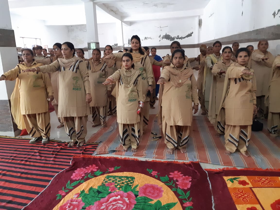 StMSGfansworld's tweet photo. Inspiring from Saint @Gurmeetramrahim Singh Ji Insan, the true crudasers of mankind, volunteers of @derasachasauda take
#PledgeForSwachhBharat at various blocks https://t.co/2Q1HIpI0Hg