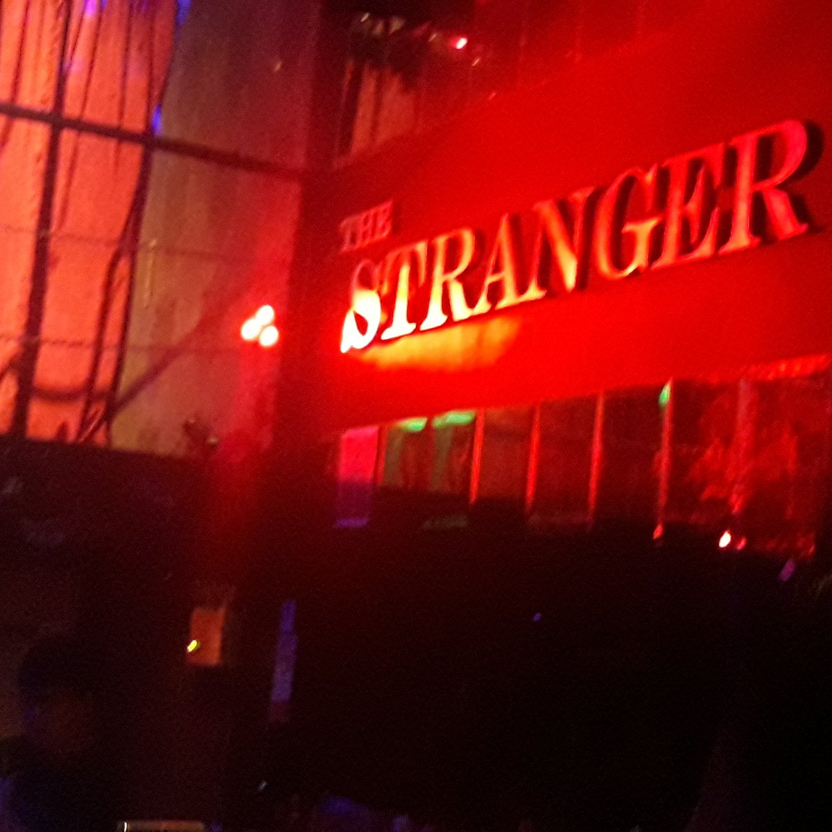 DaDtop2DaDtop's tweet photo. i was here...nice place & people... #strangebar #silom #bkk #Thailand https://t.co/FikkkLDhai