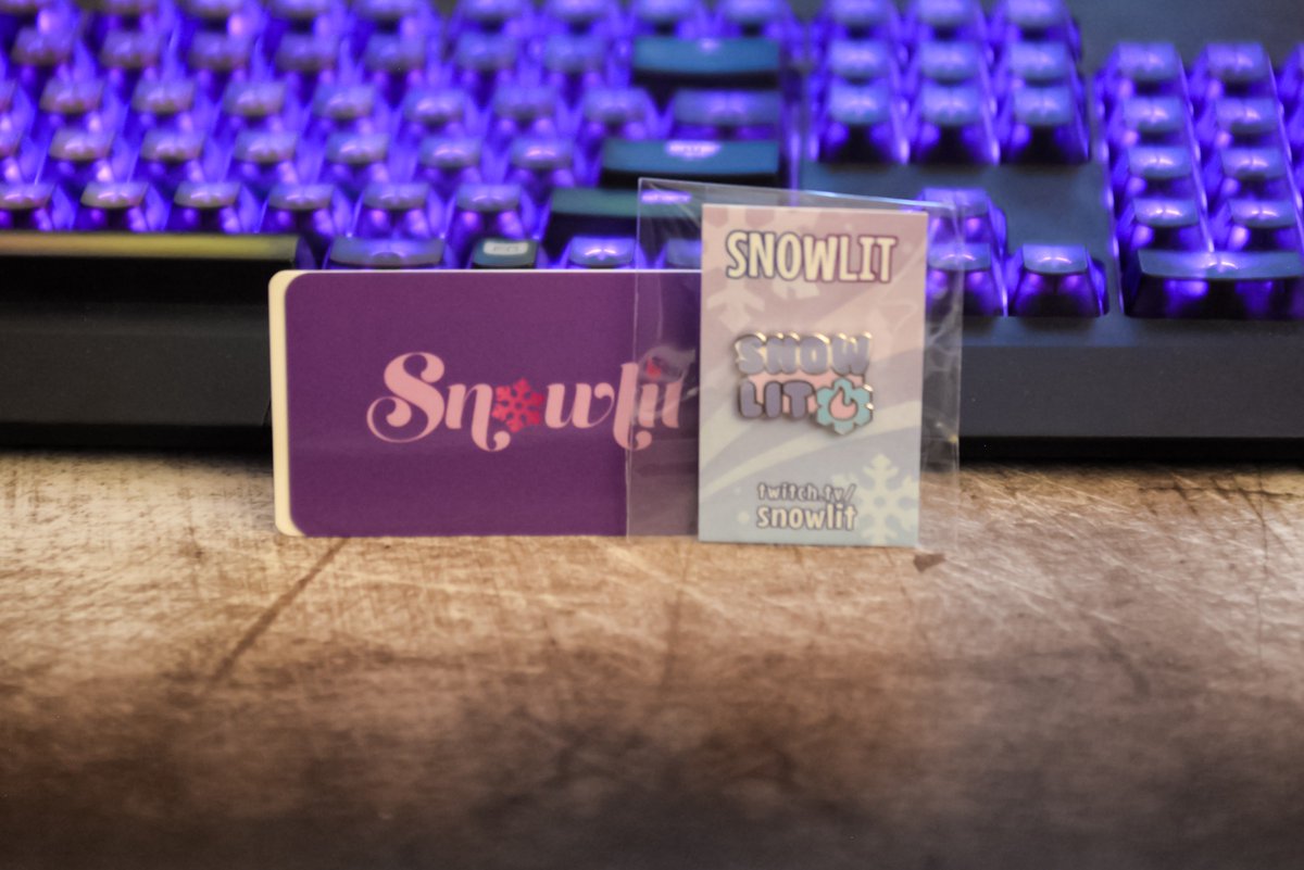 ffish866's tweet image. totally wearing this to @TwitchCon @snowlitTV #snowarmy