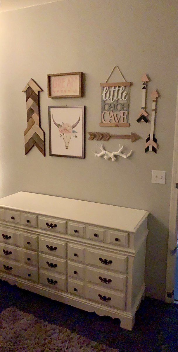 sallyfishsticks's tweet photo. 53 days till our little person fills this room😍💕 https://t.co/vshVoZUq5r