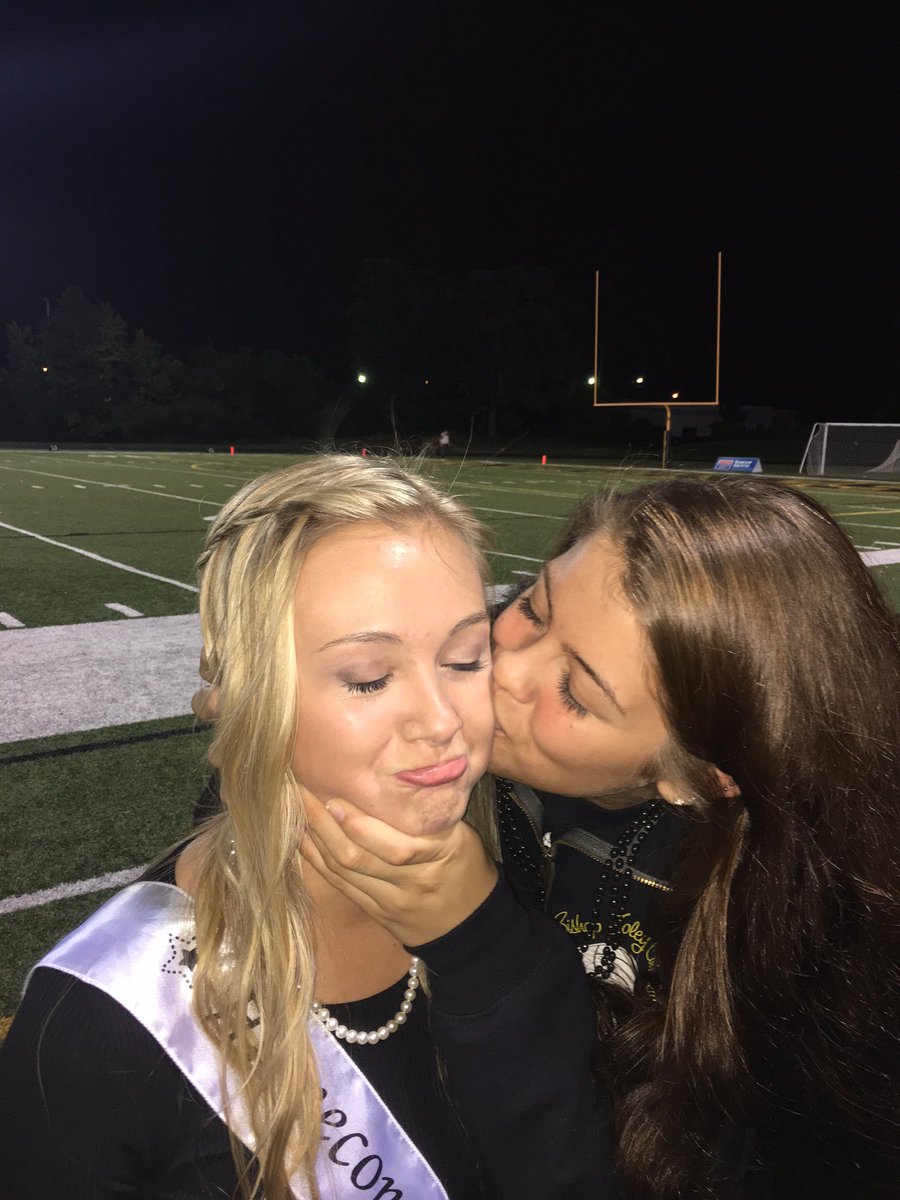 jenna_landrith's tweet photo. happy birthday to the love of my life. couldn’t have made it through the past 11 years of my life without you (: have a good one anndawg can’t wait for the many more birthdays to come 💕 @17aoneil https://t.co/RIQOWmAfEc
