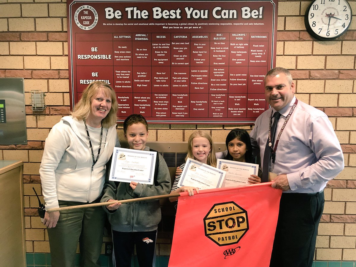MrBretoi's tweet photo. Student Leaders in Safety! Each of these kids loves giving back to the school they love! #bettertogetherkec #SSPpride #SSPPS6 https://t.co/or5hExue5u