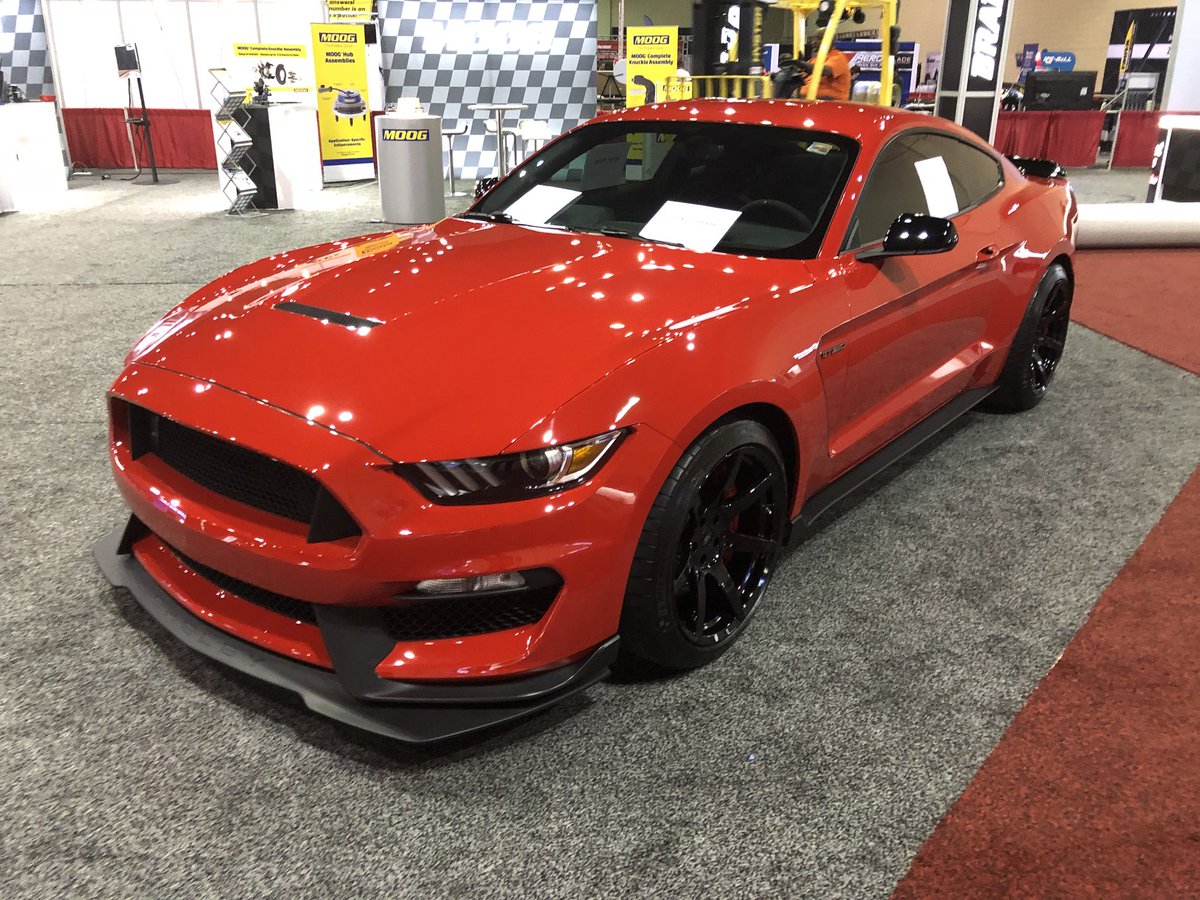 bearingins's tweet photo. A FANTASTIC day at #AutoZone national sales meeting drooling over some great rides. Celebrity sightings include @jayleno. Thank you, @autozone, for your #ProVantage partnership. All the best! #cars #carlovers
More on our national garage insurance program: https://t.co/6QZqTnGtY9 https://t.co/8Q4xNx1etd