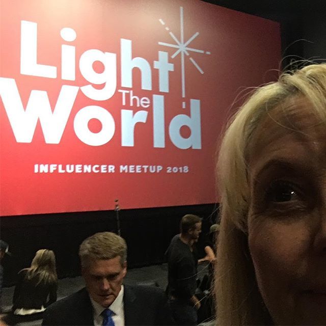 Getting ready for a great Christmas season. #lighttheworld #boncom meet-up ift.tt/2IztuRc