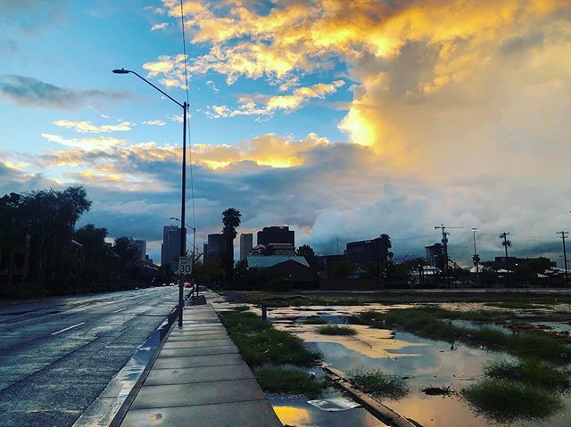 knowles138's tweet photo. If it could just rain the rest of the week that’d be great. https://t.co/MgAG6eogqx https://t.co/CUqsnwDkNR