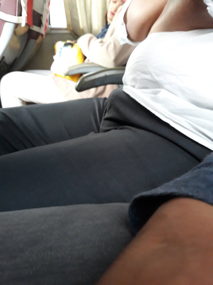 DudaTop19's tweet photo. Lumayan punya kenalan d bus damri dr bandara ....di ajak k kotelnya....jln2... https://t.co/uj1ftNRorD