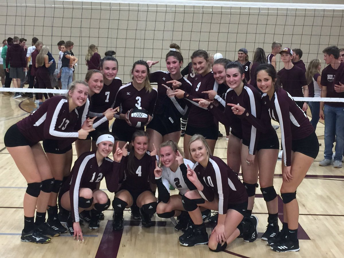 HolmenVNation's tweet photo. The Team! Great win over a high quality opponent in Aquinas! #HolmenPride #Vnation https://t.co/wIkjzGleR7