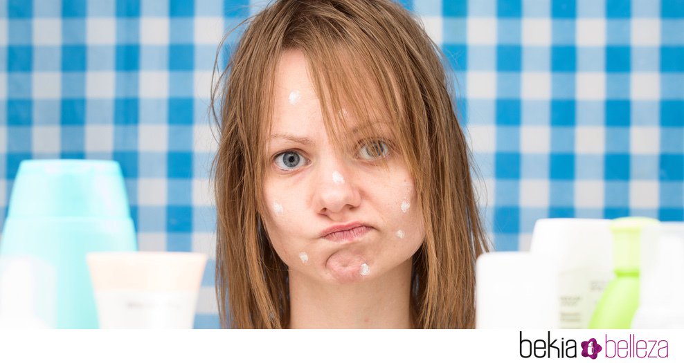 bekiabelleza's tweet image. ¿Te ha salido alguna que otra espinilla y no sabes cómo maquillarte para que no se note? ¡Averígualo! bkia.co/a55295