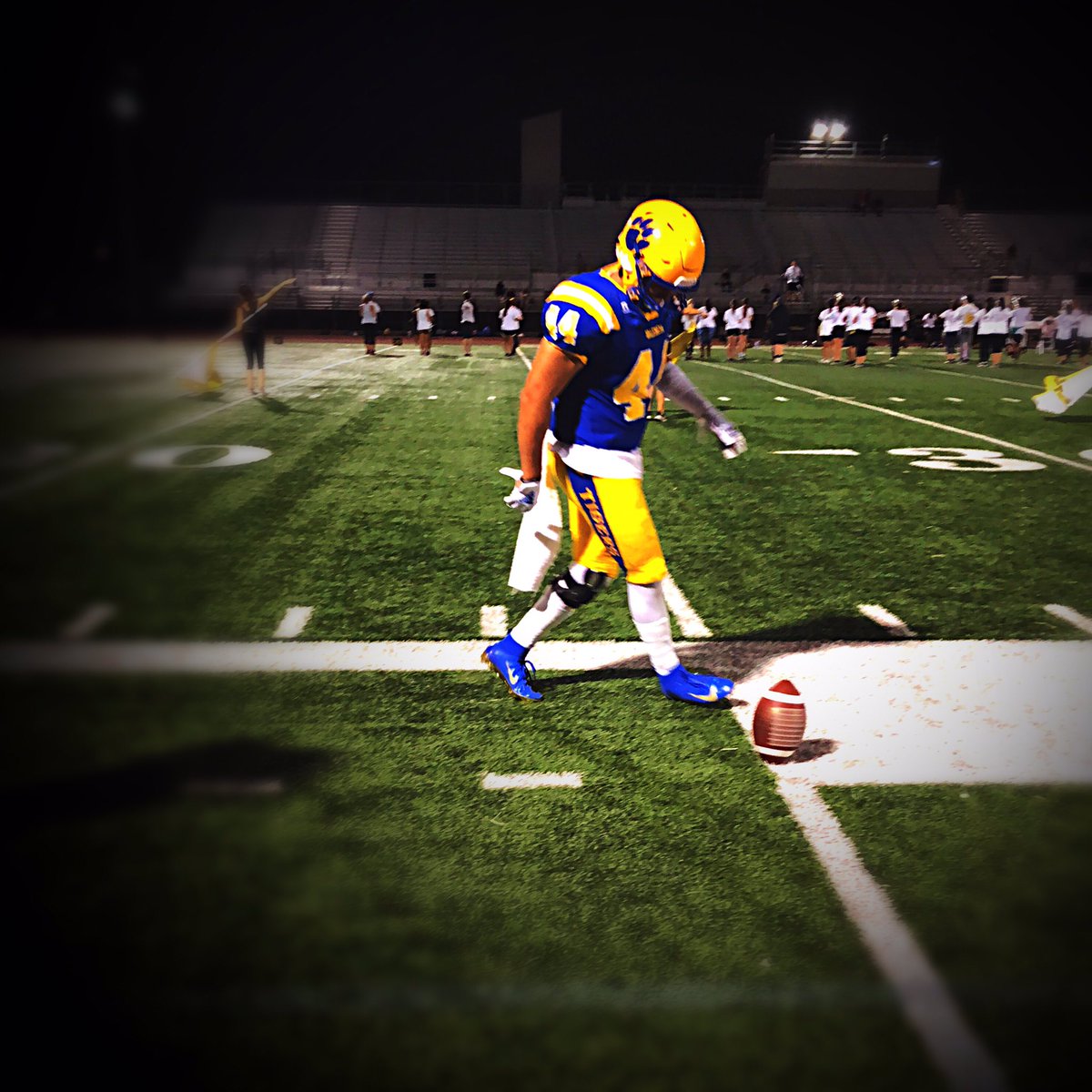 cadecaffrey's tweet photo. 1 year later, first game back          https://t.co/CIqdw3gtNZ https://t.co/MzGY4uBvaz