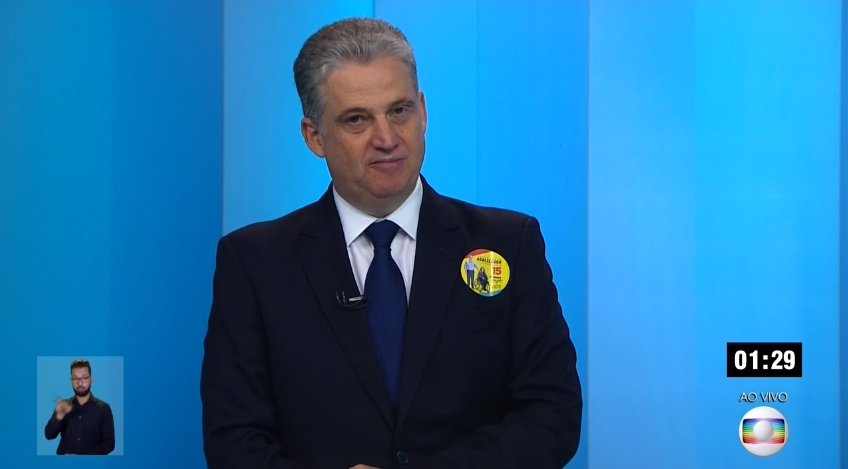 jornalhojeemdia's tweet photo. "Precisamos dar a melhor formação e tecnologia para os profissionais da Segurança Pública", afirma Adalclever Lopes #DebateMG #DebateNaGlobo #Eleições2018 https://t.co/6MiOvJ5HVl