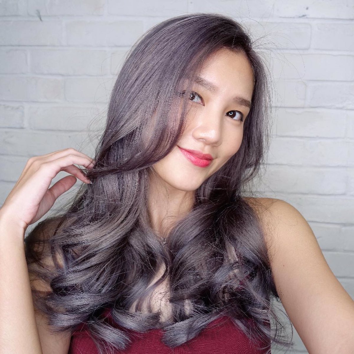 Number_76's tweet photo. 💜 Misty Mauve 💜
A shorter ‘do for Shufaye plus a fresh new colour design in smoky grey &amp; soft mauve highlights! Isn’t she stunning? 😉 #Number76 #HairSalonNALU https://t.co/rV6Iuelcq0