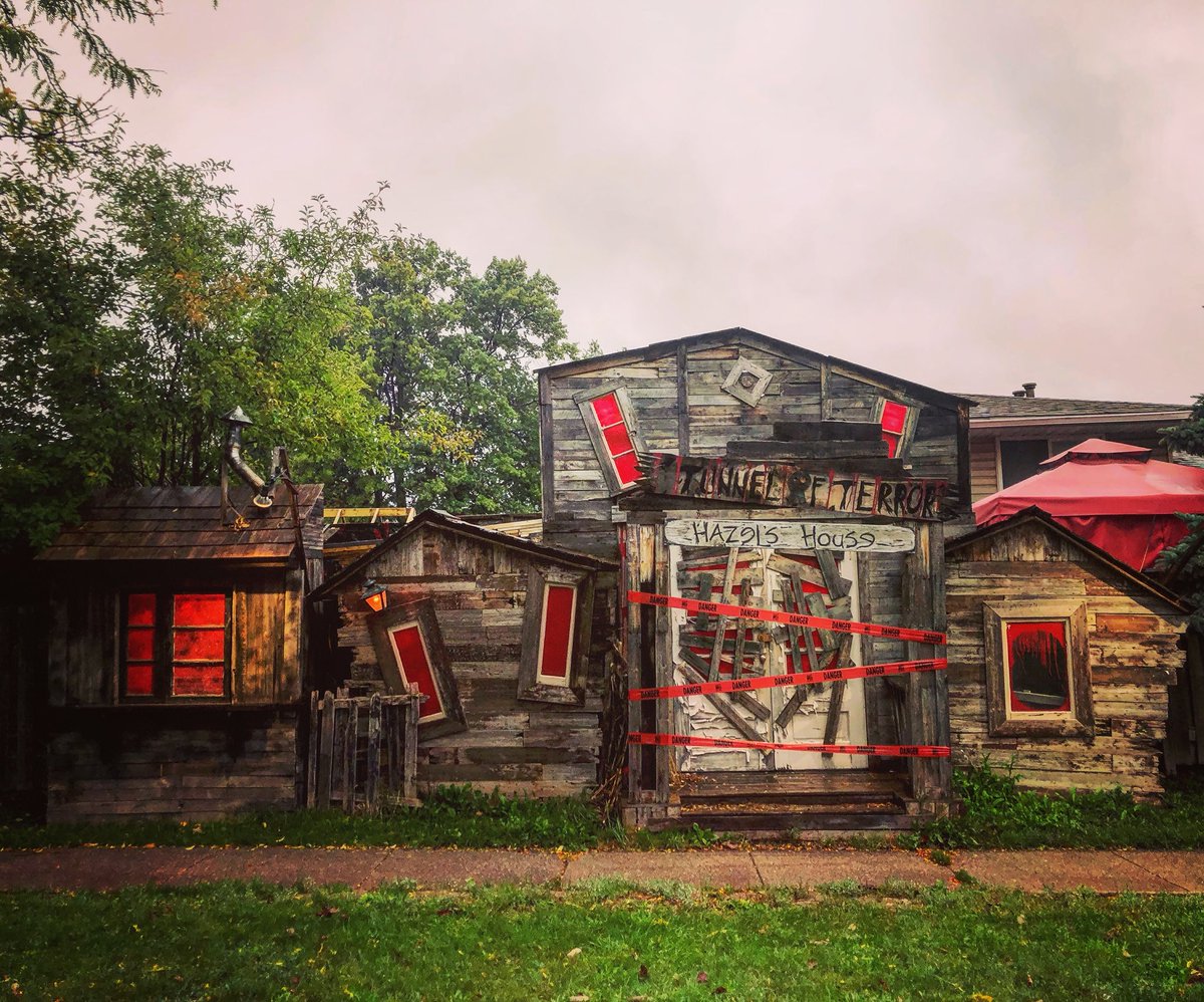 tunnelofterror's tweet photo. @RebeccaMedeiro4 have you heard about NIAGARA’s BIGGEST CHARITY HOME HAUNT??? @tunnelofterror 

HAZELS HOUSE
1000 SQFT WITCH HABITAT 
7 WITCH THEMED ROOMS 
HAUNTED CORN WALK
LIVE ACTORS

FREE EVENT 
Accepting donations for a local child with cancer and food for @ProjectSHARE_NF https://t.co/aGKB04atMS