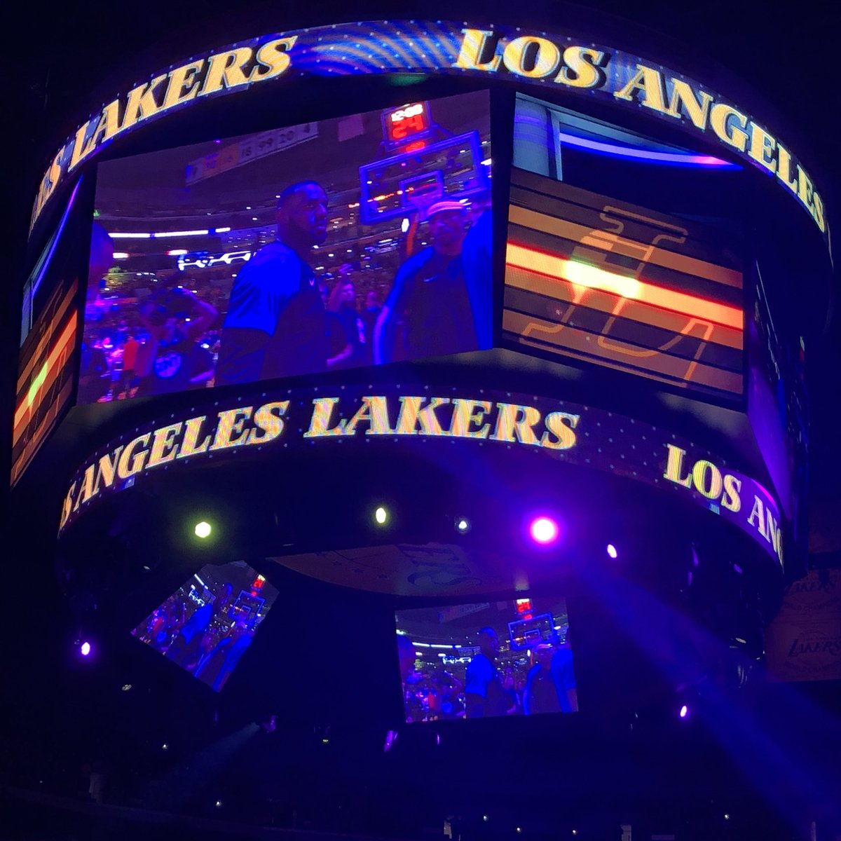 mcten's tweet photo. LeBron’s introduced as a Laker at Staples Center for the first time. https://t.co/SQzWtgbyMS