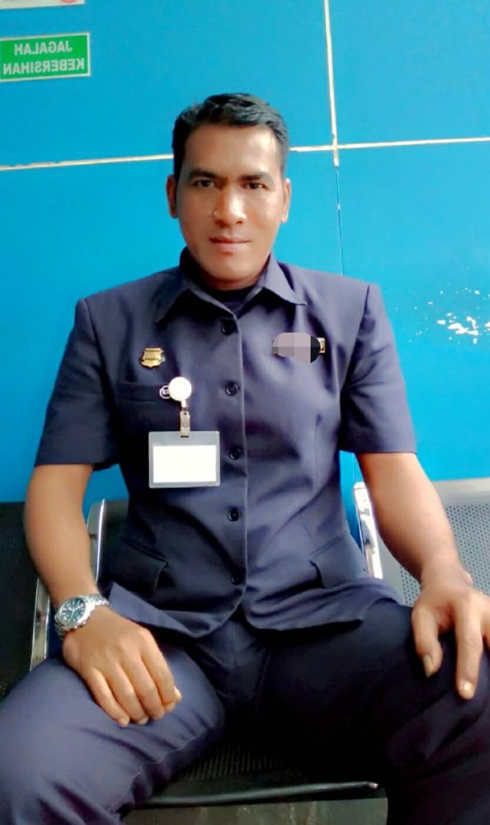 homo_pku's tweet photo. Minat Video ngentott abg Security ini? Retweet dulu. https://t.co/QPYvnRWug2