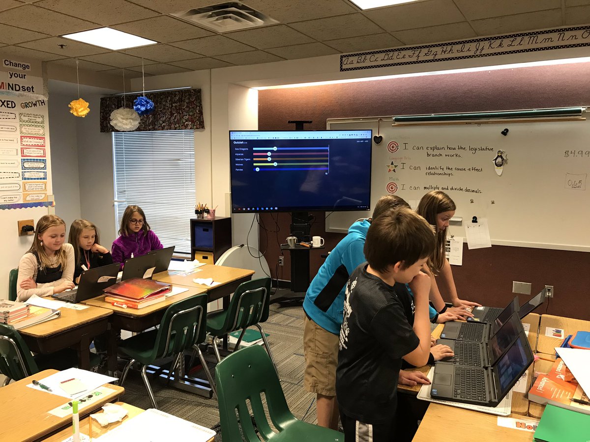 MrsStrigle's tweet photo. These mathematicians are reviewing multiplying and dividing decimals with #QuizletLive #PreAlgebraRocks https://t.co/kkyQhIHiLp
