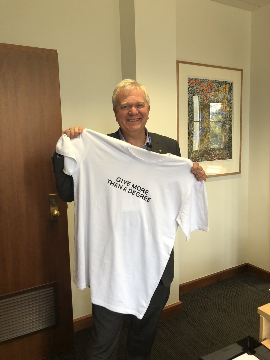 cosmicpinot's tweet photo. Mooo Mooo? @ANUAlumni - Maybe a Large will do next time https://t.co/BztSmNUNeJ