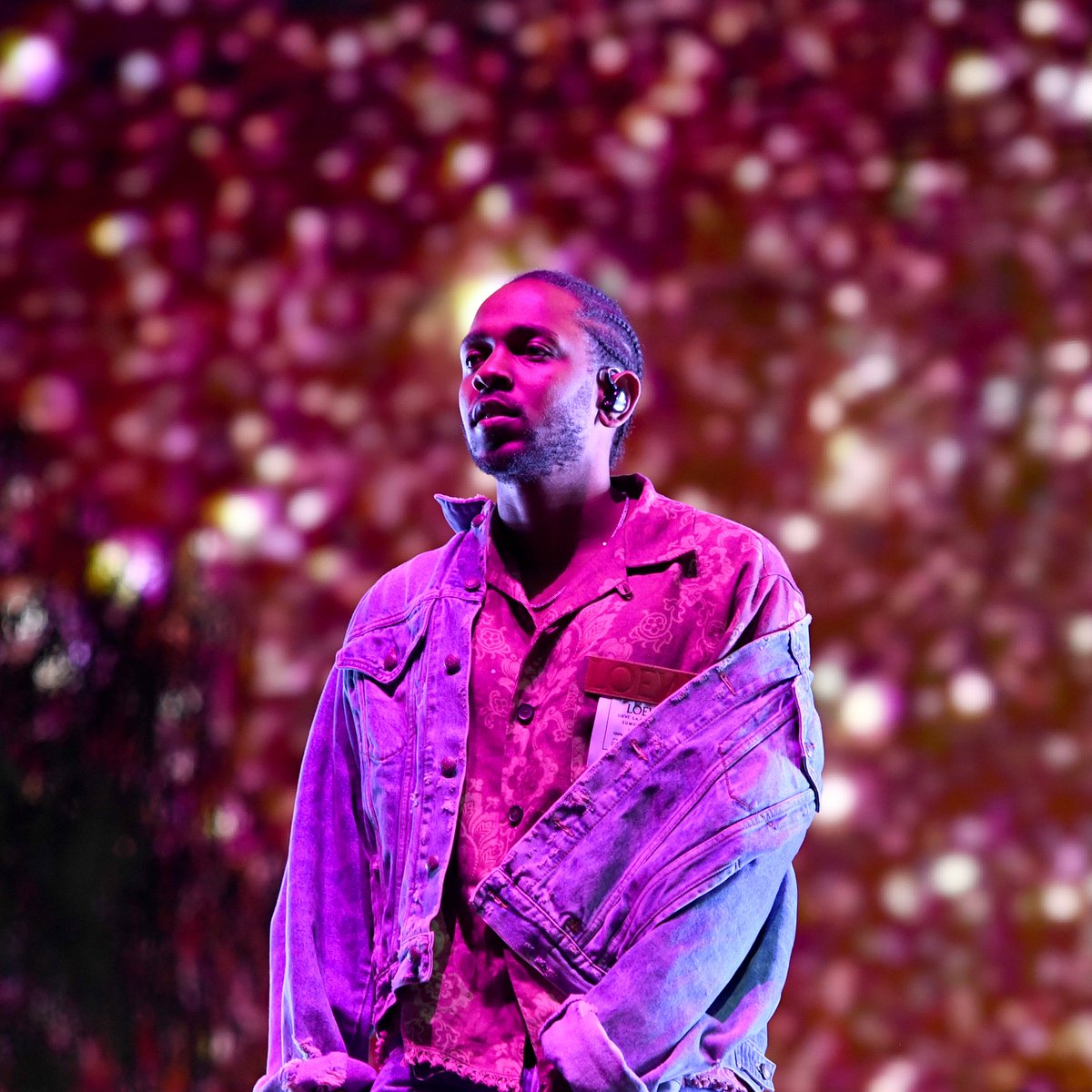 DesertSun_Music's tweet photo. As we talk about @coachella headliner rumors, take a look at some of our favorite moments from years past. https://t.co/M7pCA2B2HI https://t.co/TaFqeRzvMA