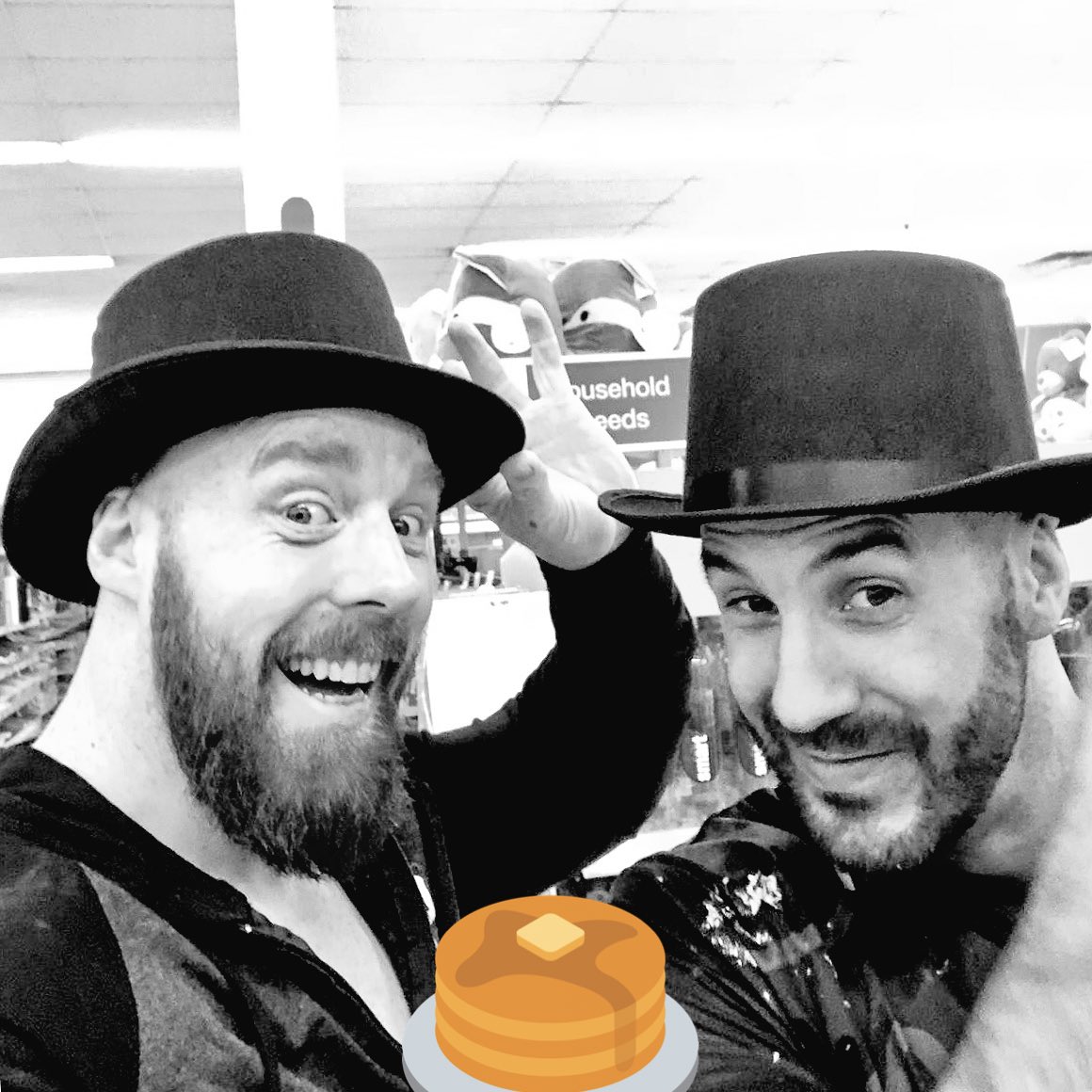 WWESheamus's tweet image. These hats also come WITHOUT pancake mix inside #MrBootyworth. #SDLive #TooSoon
