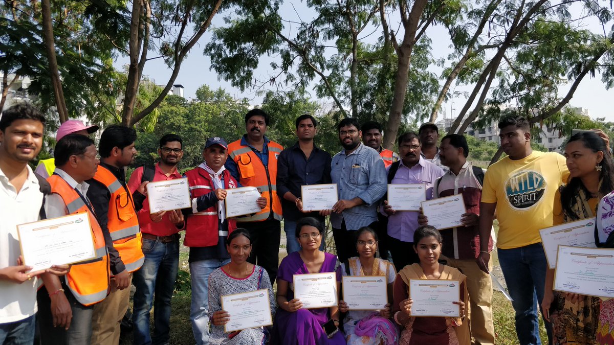 RajeshVamsharaj's tweet photo. @WeCanMakeAchange team participated in Swachh Hyderabad Internship programme 2108 #SHIP2018 Certificate course and completed successfully @GHMCOnline has organised Swachh bharat mission held between 14Th July 2018 to 2nd October 2018 for a period of 13days.thanks @musharraf_ias https://t.co/YNGAxlCgAv