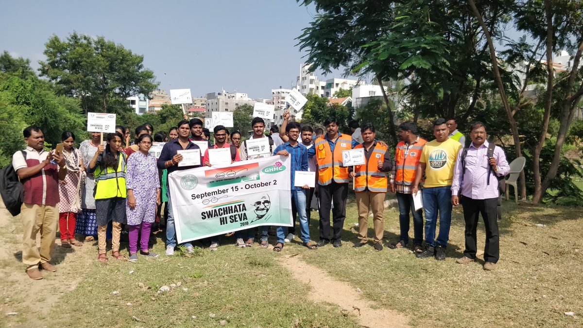 RajeshVamsharaj's tweet photo. @WeCanMakeAchange team participated in Swachh Hyderabad Internship programme 2108 #SHIP2018 Certificate course and completed successfully @GHMCOnline has organised Swachh bharat mission held between 14Th July 2018 to 2nd October 2018 for a period of 13days.thanks @musharraf_ias https://t.co/YNGAxlCgAv