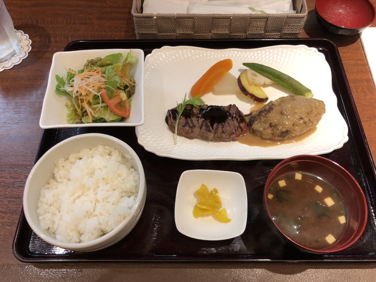 tadasi_rocket3's tweet photo. 福岡県糟屋郡新宮町下府
ステーキ&amp;グリル くすの木
#くすの木
#ステーキ
#ハンバーグ
#阿蘇あか牛
#あか牛
#阿蘇王
#ランチ
#赤身肉 
#triumph
#rocket3 https://t.co/0VtdvkXKAO