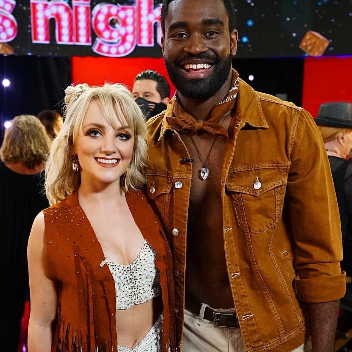 MuggleNetLive's tweet photo. Congrats to @Evy_Lynch and @keodancer! #TeamKevanna is through to week 3 of @DancingABC but they still need your votes! We challenge all #HarryPotter fans, #DumbledoresArmy and followers of @MuggleNet to vote now! Call 800-868-3405 or go to https://t.co/3APt1zywC4 #AccioVote https://t.co/Dq1uIbLqHU