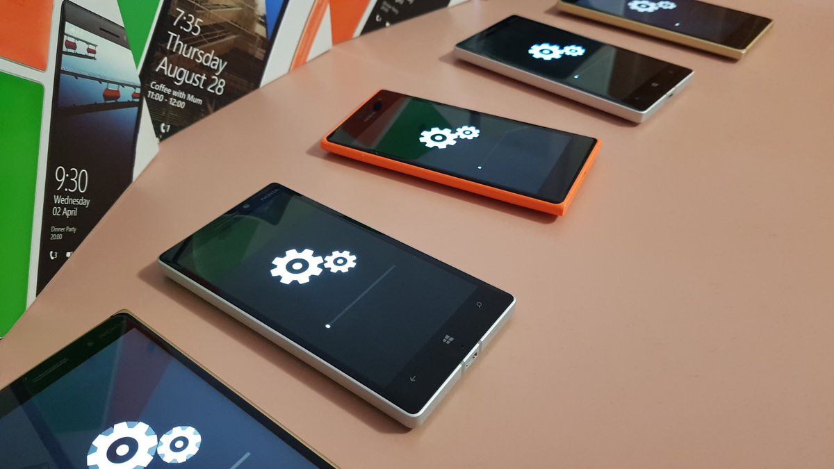 ivabiggun71's tweet image. Ahhh, who could ever forget the spinning cogs🤔🤔🤔 #windows10mobile