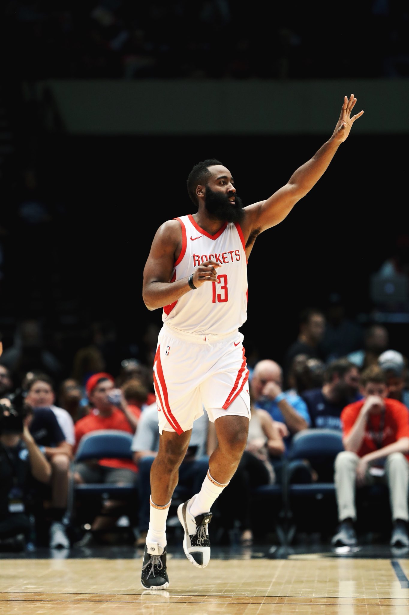 Harden vol 3 on court hot sale