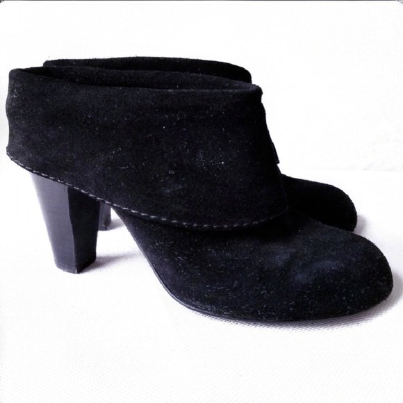 So good I had to share! Check out all the items I'm loving on @Poshmarkapp #poshmark #fashion #style<a href="/tag/fashion"class="tags"><span>#fashion</span></a><a href="/tag/shopmycloset"class="tags"><span>#shopmycloset</span></a><a href="/tag/disney"class="tags"><span>#disney</span></a><a href="/tag/style"class="tags"><span>#style</span></a><a href="/tag/stevemadden"class="tags"><span>#stevemadden</span></a>