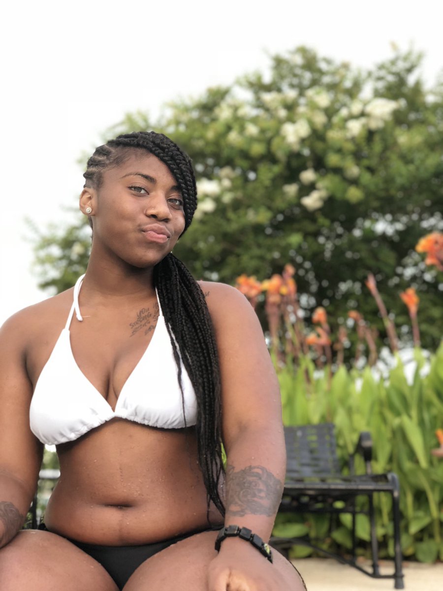 bossmaynetiaa's tweet photo. im fat asf but SUMMA WYA ?? https://t.co/uSdd9tzpsg