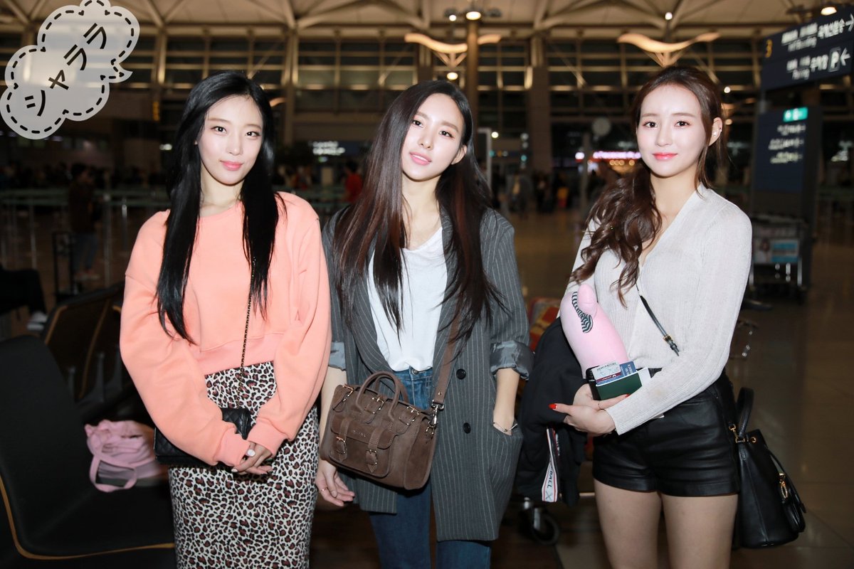 lala_sha_lala's tweet photo. 181003 카밀라(Camila) ...인국제천공항 출국 出国 @仁川国際空港 #카밀라 #camila #カミラ #한초임 #���유빈 #정유나 https://t.co/ENNbBTQkSk